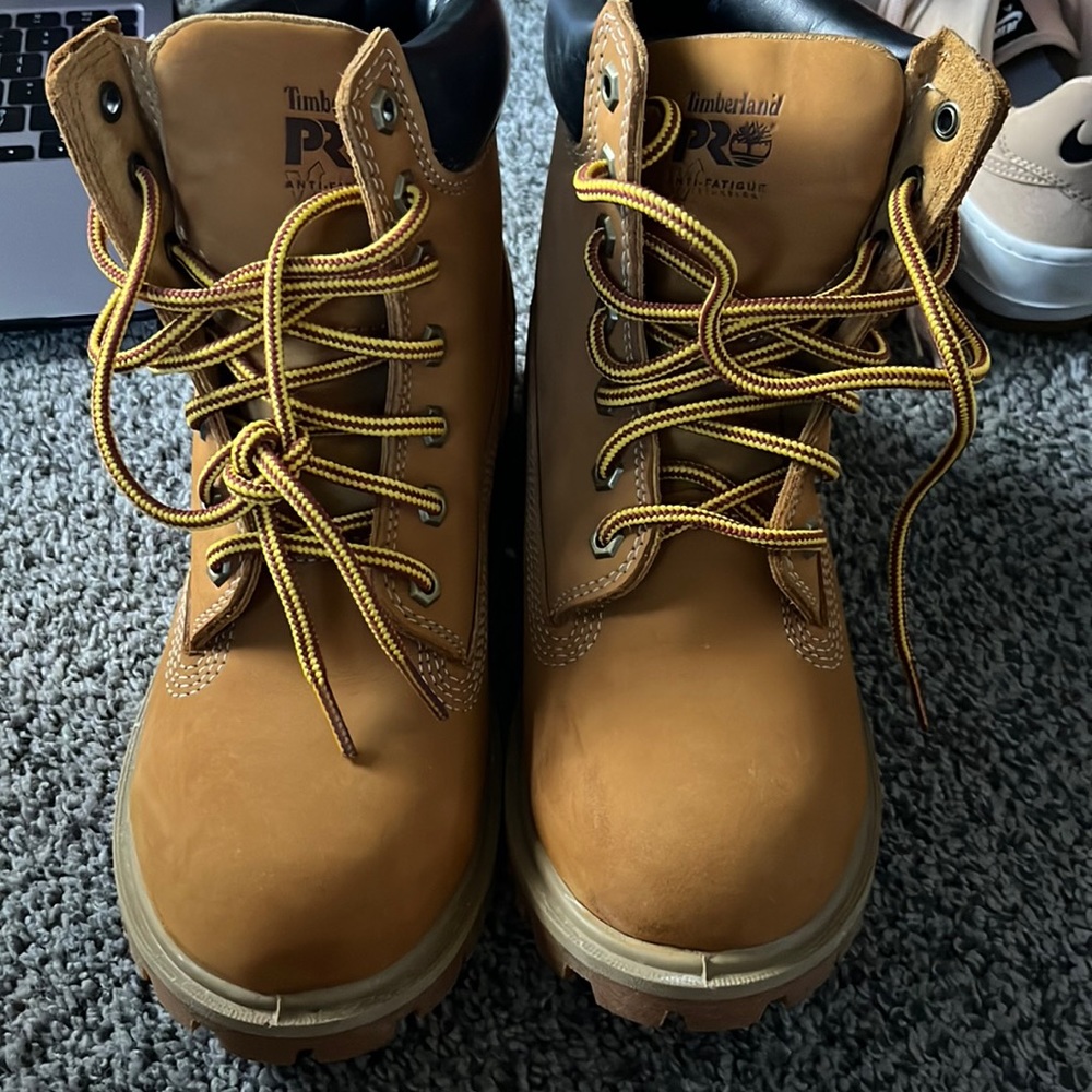 Womens Size 7 Timberland Boots Wore a Few Times